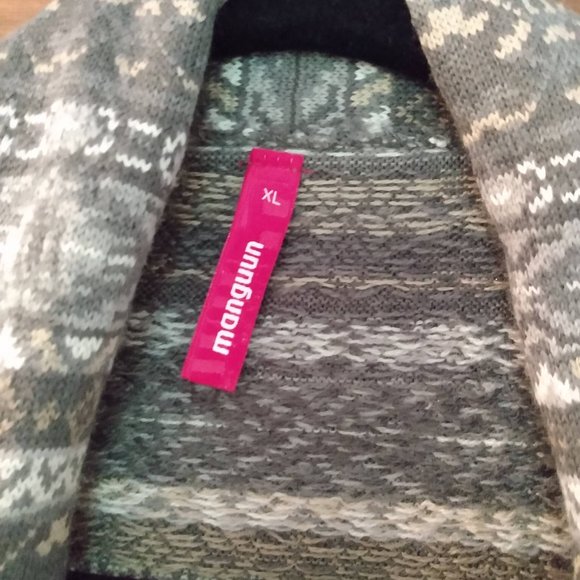 Long Sweater with Belt - Picture 4 of 4